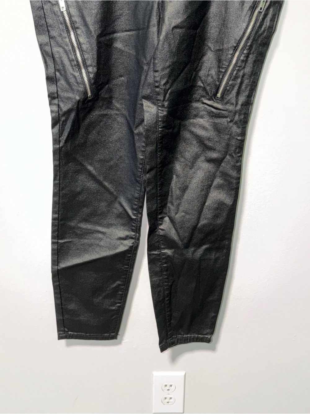 Fashion Nova Men's Black Cargo Moto Zip Pants - Picture 2 of 6